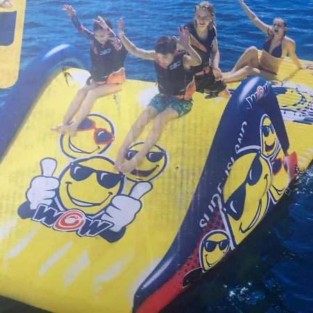 White * ゴスティニン