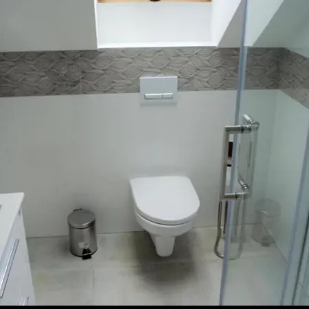 White ゴスティニン