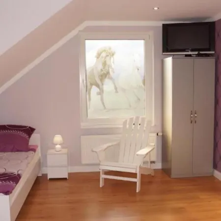 ファームステイ White *