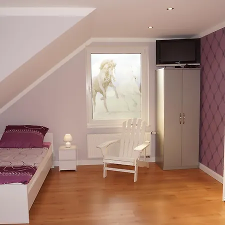 ファームステイ White ゴスティニン